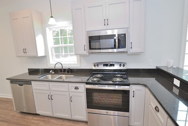 Building Photo - 524 Amerson Ct