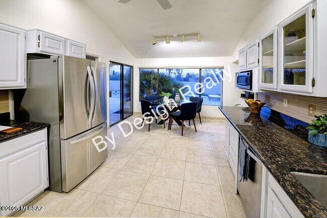 Building Photo - 1200 E Paseo Pavon