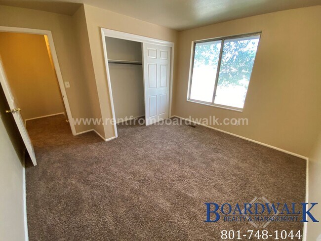Building Photo - 661/663 N 980 W