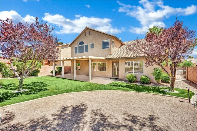 Building Photo - 2560 Sundew Ave