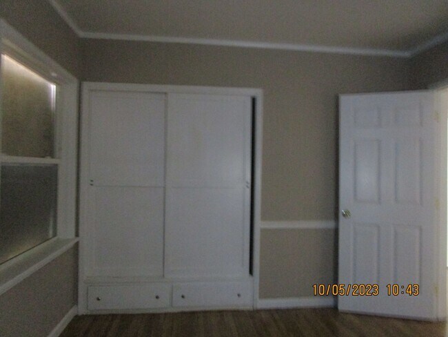 Building Photo - 4 Bedroom House *MOVE IN SPECIAL*