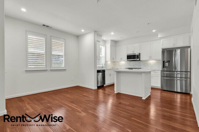 Building Photo - 25425 Huntwood Ave