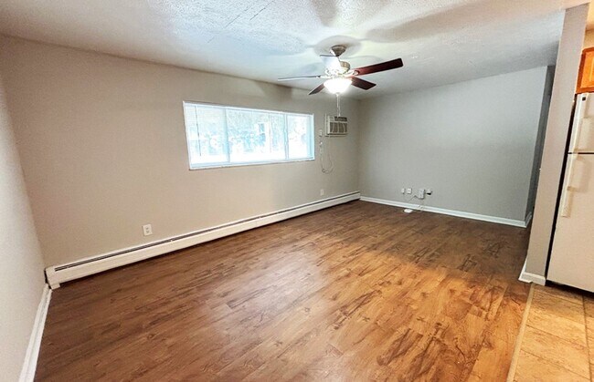 Building Photo - 550 Lowell Ave