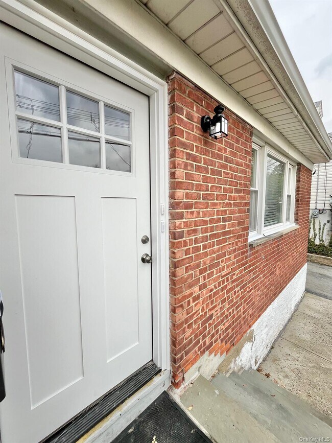 Building Photo - 237 Woodland Ave