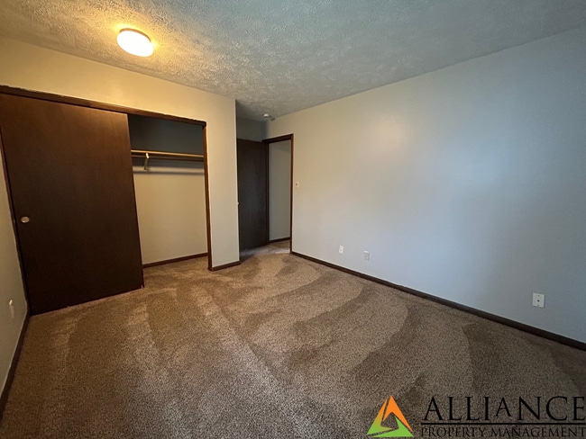 Building Photo - Spacious home in East Manhattan!