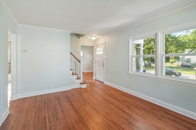 Building Photo - 1519 Boulevard