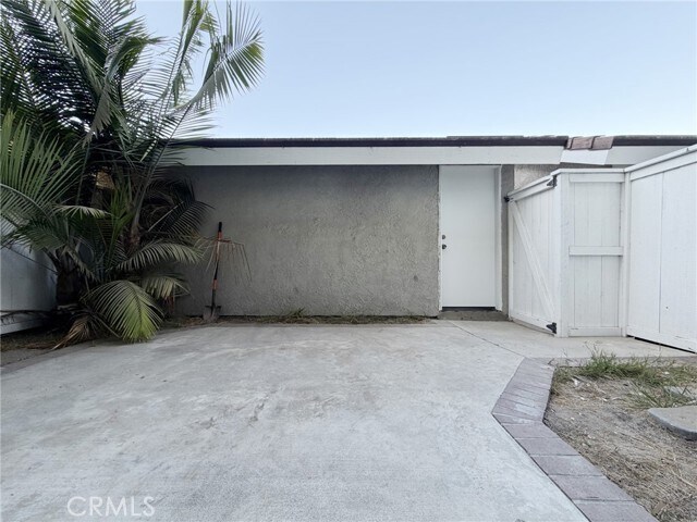 Building Photo - 73 Goldenrod