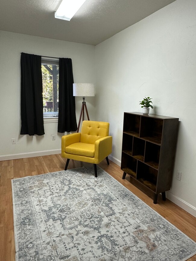 Building Photo - 328 E 15th Ave