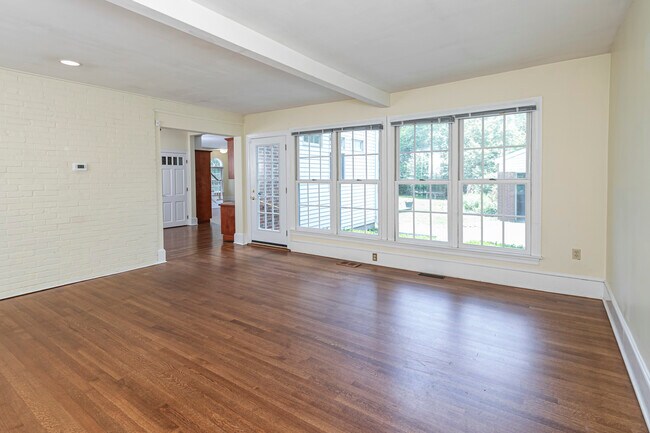 Building Photo - 254 Jefferson Rd