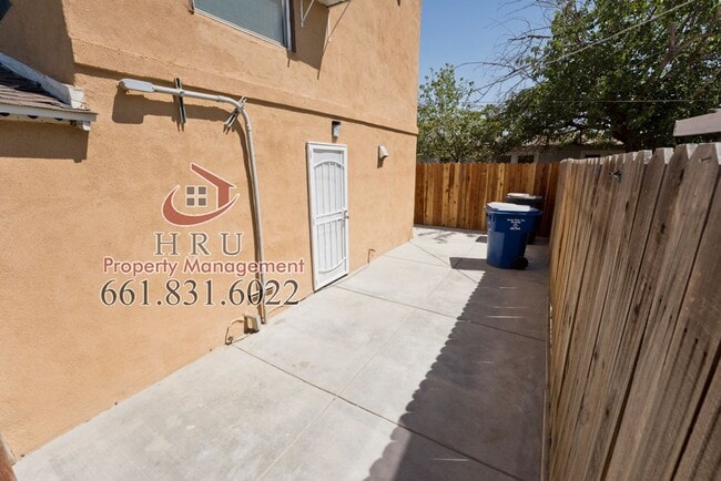 Building Photo - 318 Highland Dr