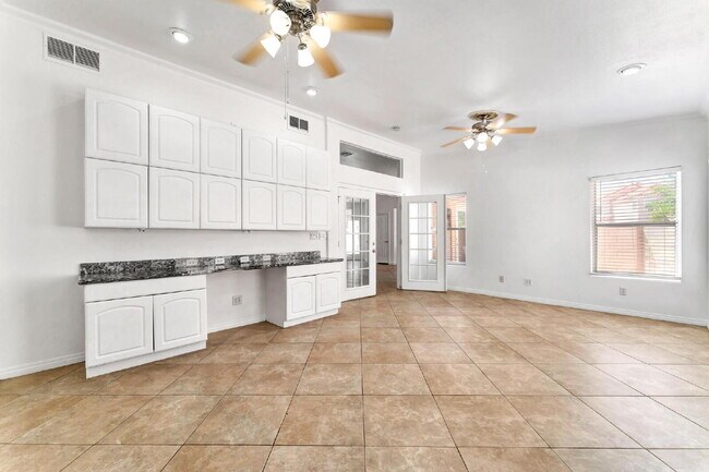 Building Photo - Single Story 3 bedroom and 2 bath home.