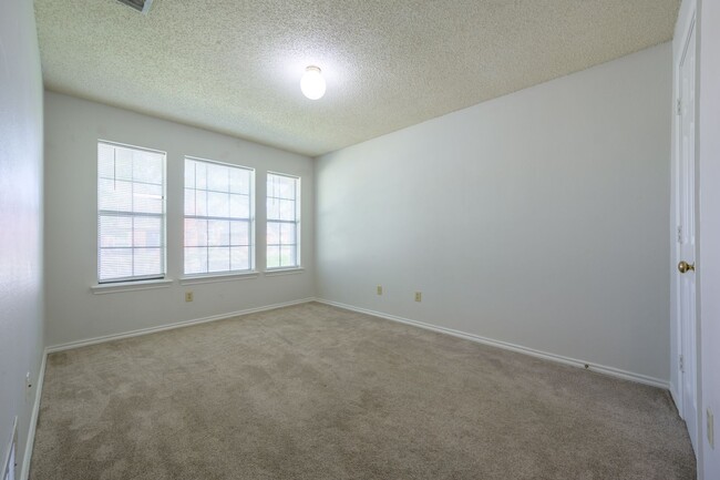Building Photo - 3 Bedroom • Single Family • Coppell ISD