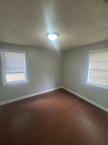 Building Photo - 2108 Curry Ave