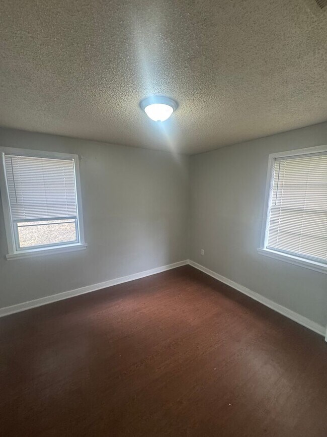 Building Photo - 2108 Curry Ave