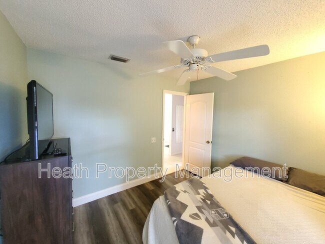 Building Photo - 308 Lookout Dr