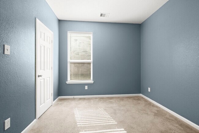 Building Photo - 11606 Gray Alder Dr