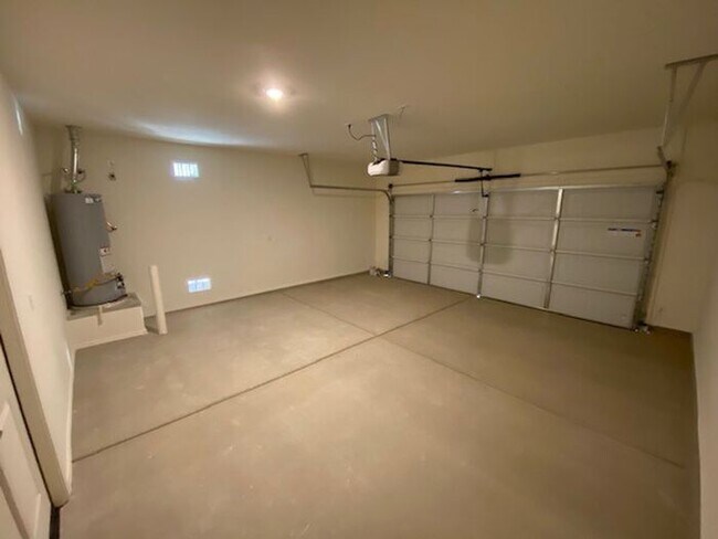 Building Photo - Modern Comfort in the Heart of Vail