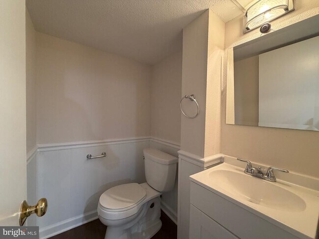 Building Photo - 7216 Reservation Dr