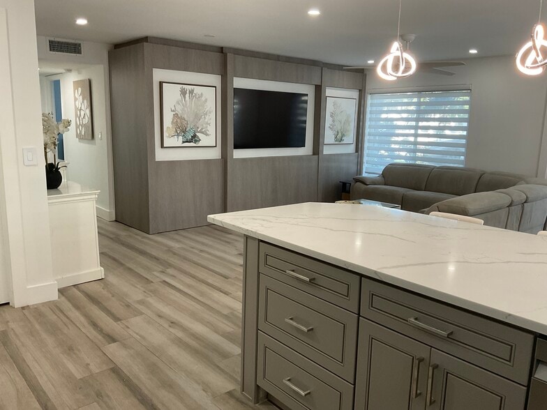 Building Photo - 2870 NE 14th Street Cswy