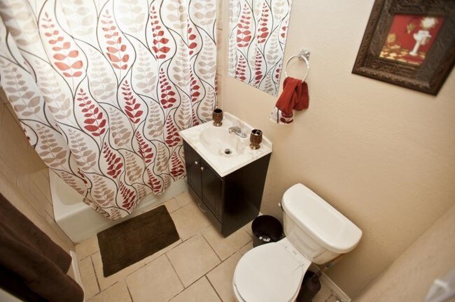 Interior Photo - Reyes Apartments