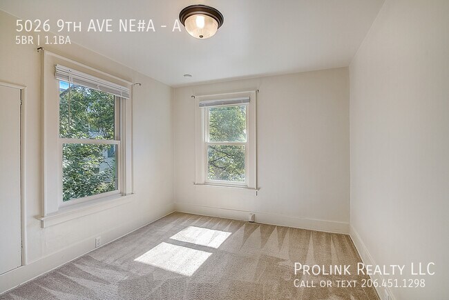 Building Photo - 5026 9th Ave NE