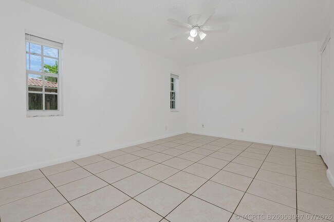 Building Photo - 8830 W Sample Rd