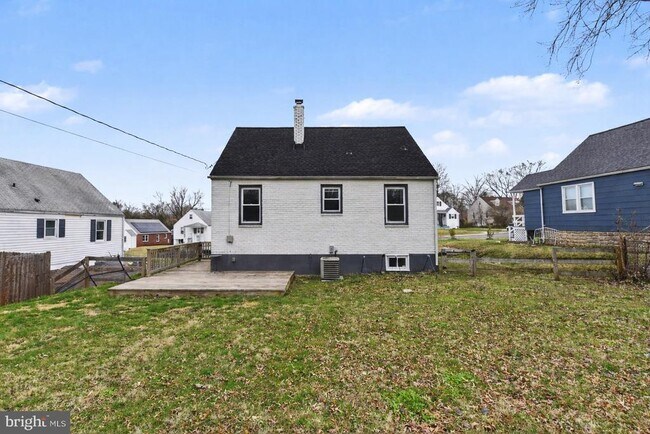 Building Photo - 2507 Glencoe Rd