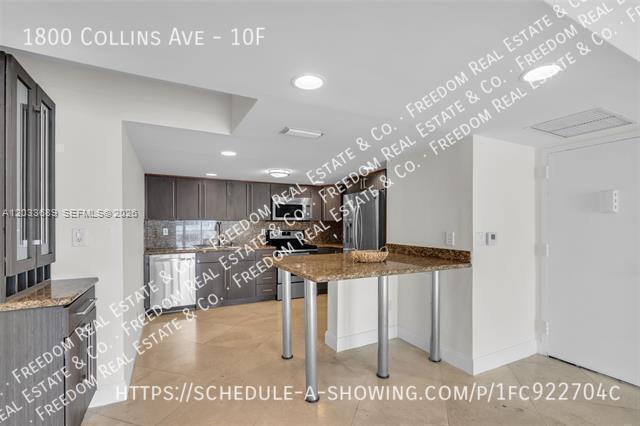 Building Photo - 1800 Collins Ave