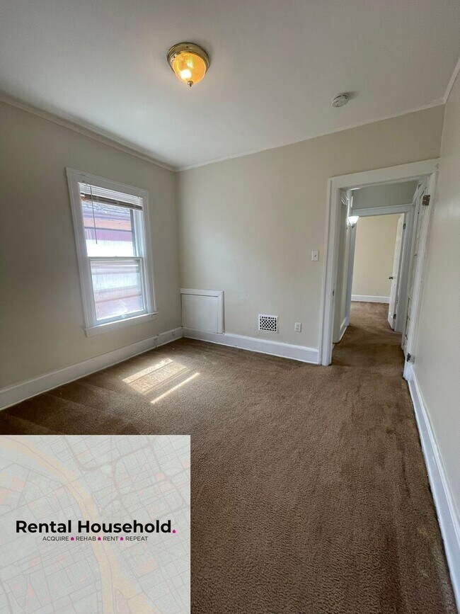 Building Photo - 5065-5067 Linsdale St.