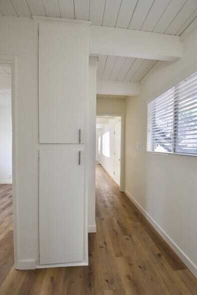 Building Photo - 6125 Whitsett Ave