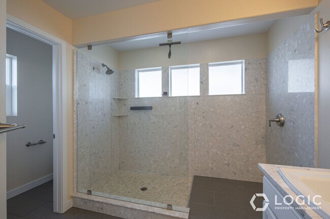 Building Photo - Stunning Home in Lehi!!