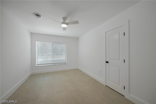 Building Photo - 27381 Voyageur Dr