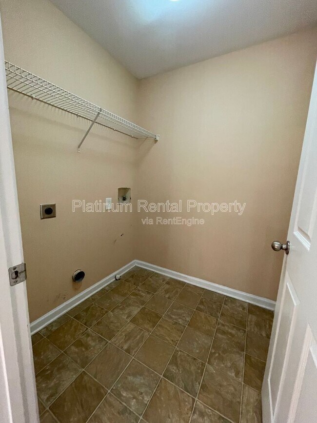 Building Photo - 2126 Malden Hill Dr