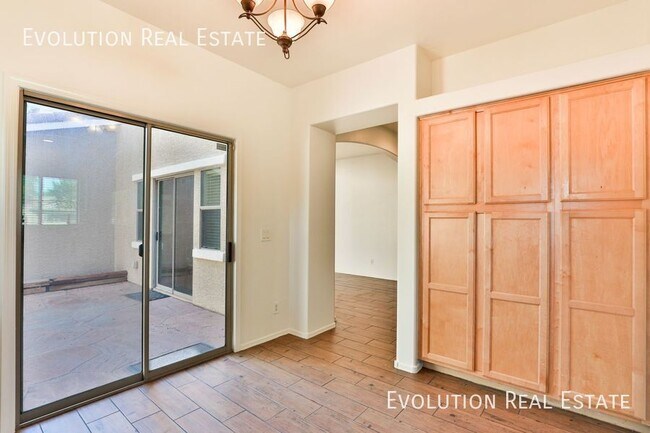 Building Photo - 4616 E Laurel Ct