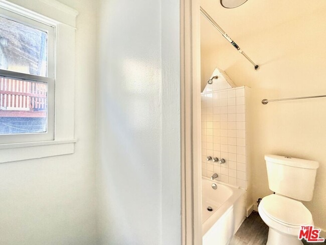 Building Photo - 1922 Preston Ave