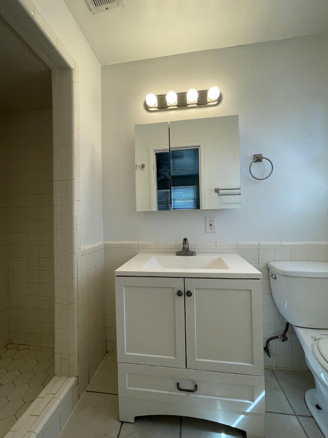 Building Photo - Stunning 3-Bed, 2-Bath Retreat in Lubbock ...