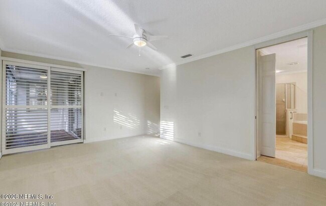 Building Photo - 156 Hidden Palms Ln