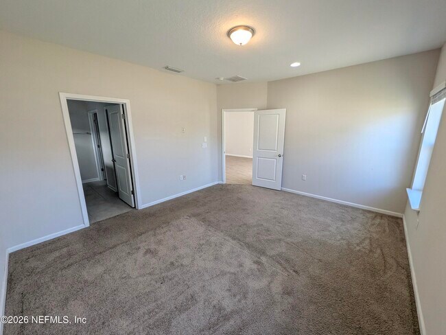 Building Photo - 100 Golden Fern Dr