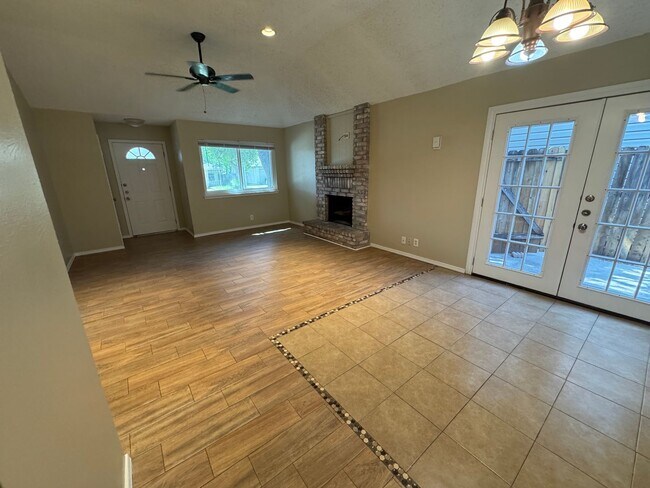 Building Photo - 10138 Inridge