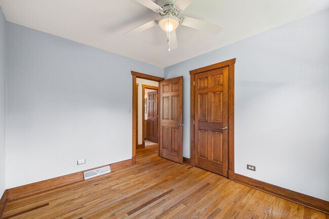 Building Photo - Meticulously maintained 3-bedroom, 2-bath ...