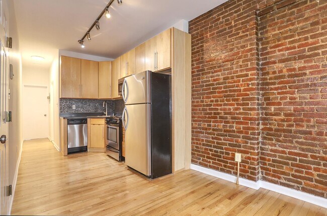 Building Photo - 218 Jefferson St