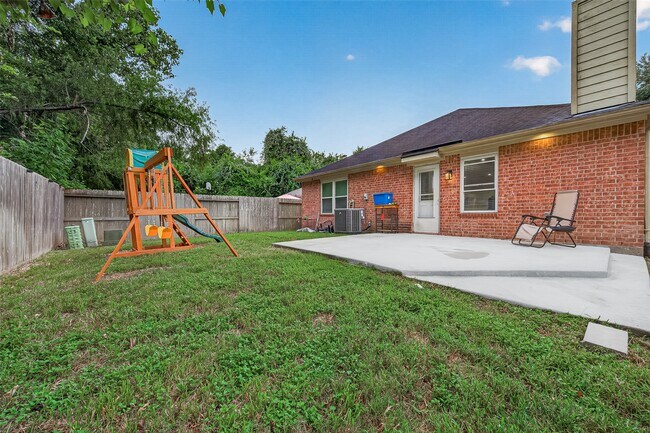 Building Photo - 2806 Bison Bluff