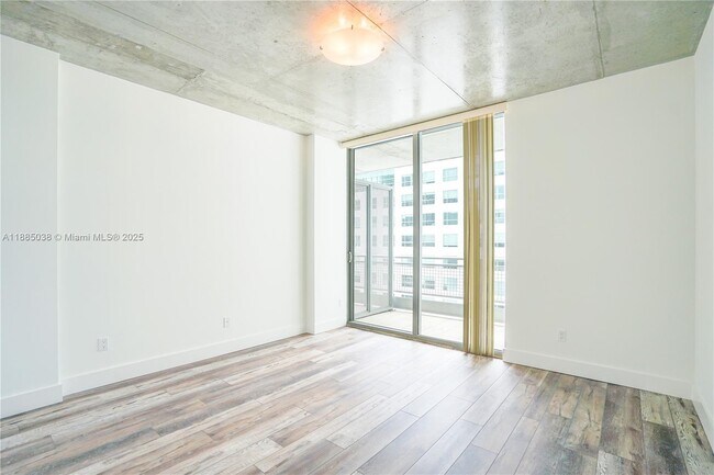 Building Photo - 690 SW 1st Ct