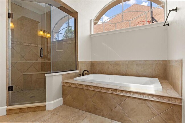 Building Photo - 8800 Torey Pines Terrace