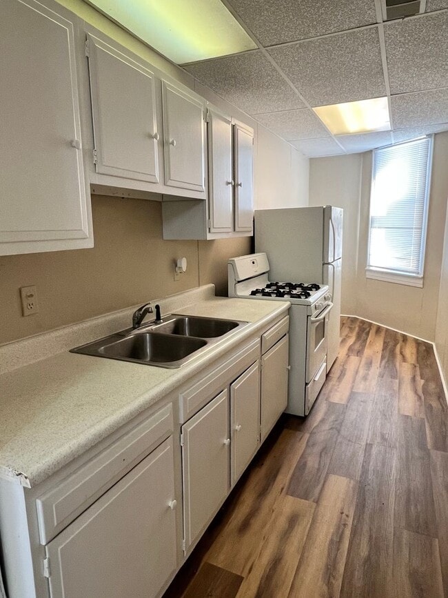 Building Photo - Highlands Apartment.(4-Plex)