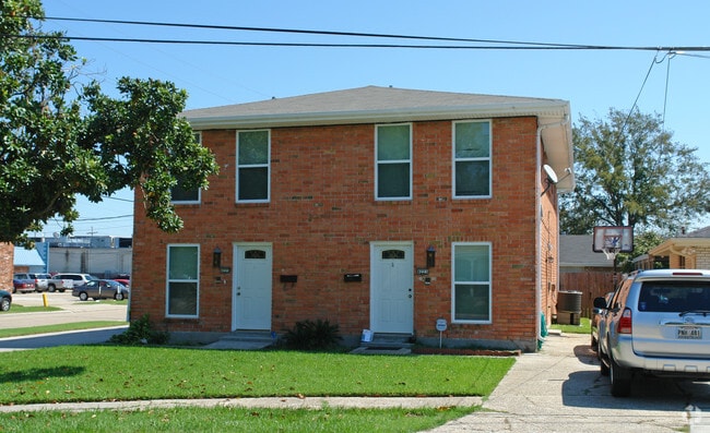 Primary Photo - 4221 Kent Ave