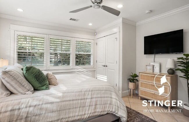 Building Photo - 150 Brickyard Point Rd S