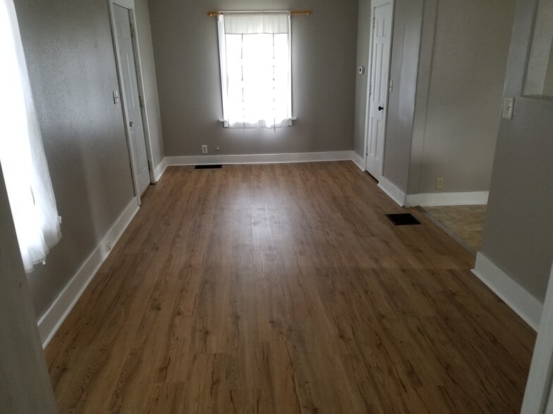 front room - 705 E 10th St