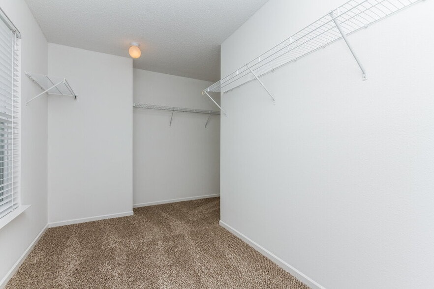 Building Photo - 924 Bentgrass Dr