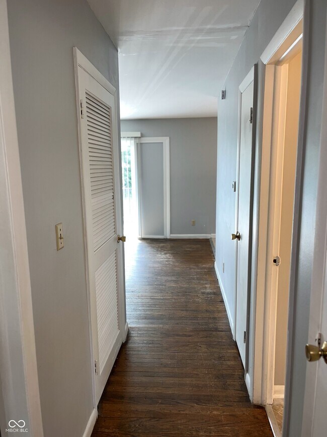 Building Photo - 6264 Eastridge Dr